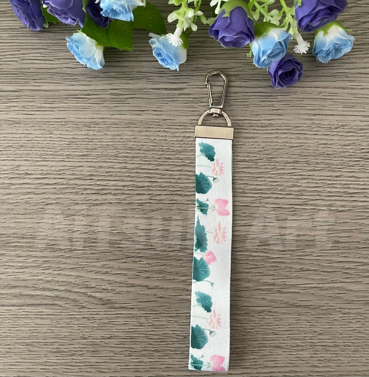 Lotus Pond Short Lanyard